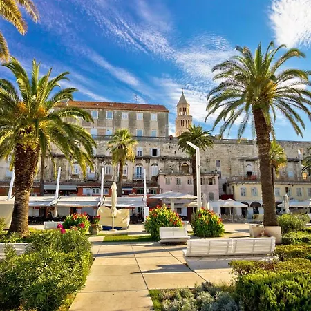 Sea La Vie Apartment *